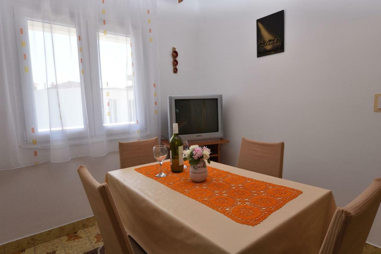 Apartments Visnja Primošten Habitación foto
